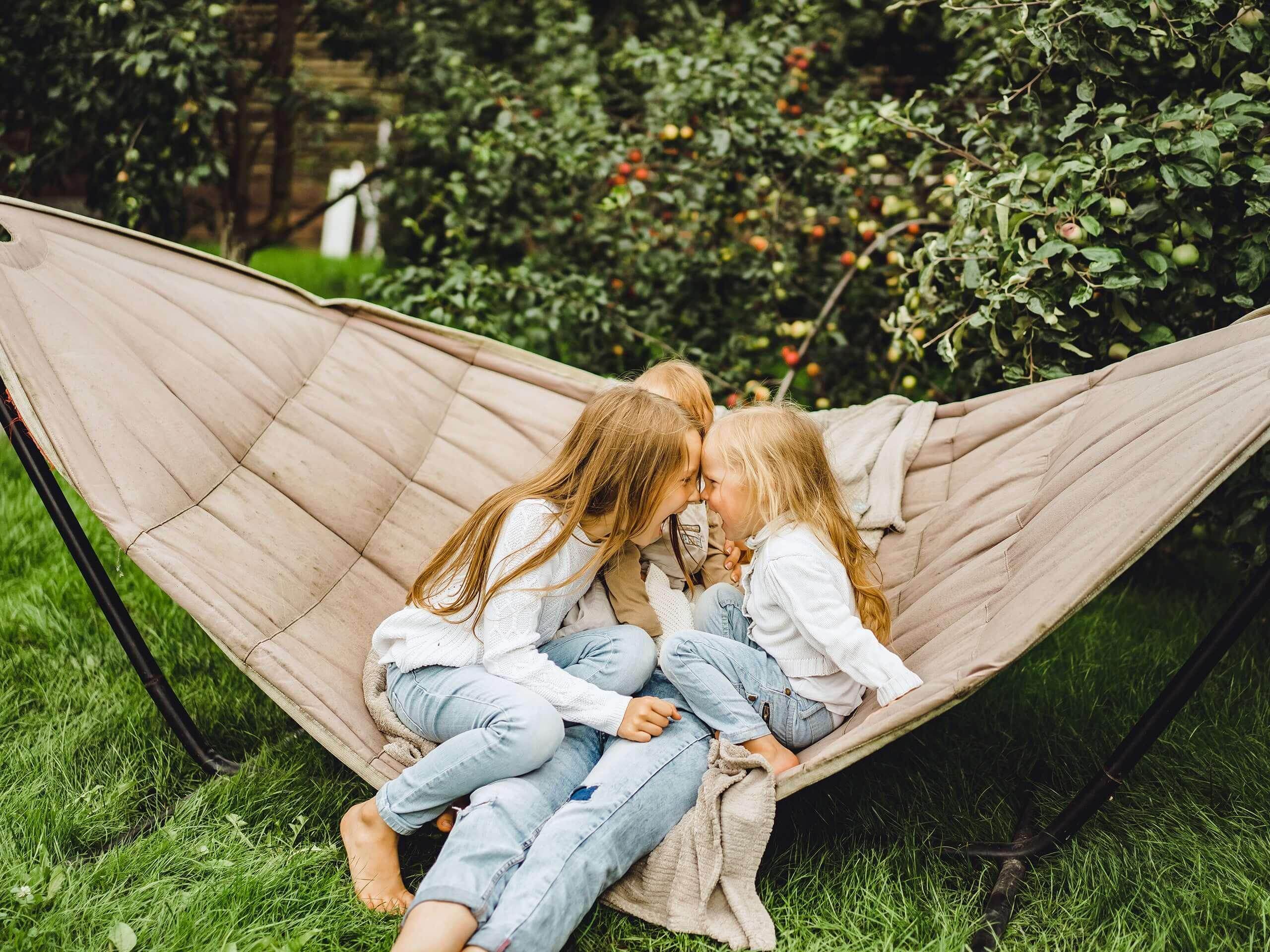 Rehome - Bahçe Dekorasyonun Vazgeçilmezi: Bahçe Salıncağı