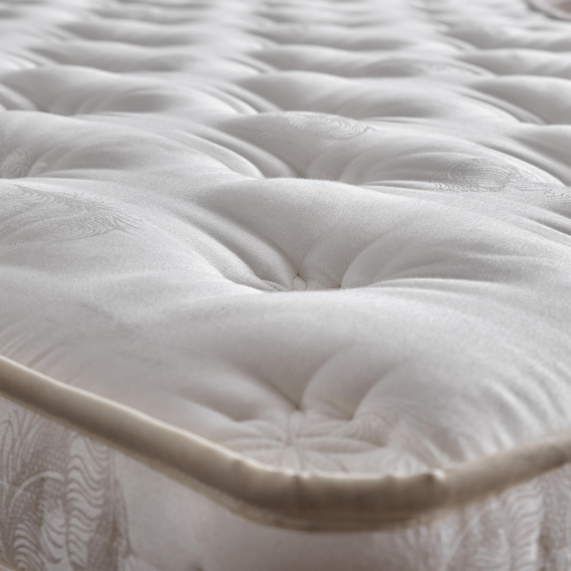 Hugga Yatak Takımı | Yatak Baza Başlık Seti