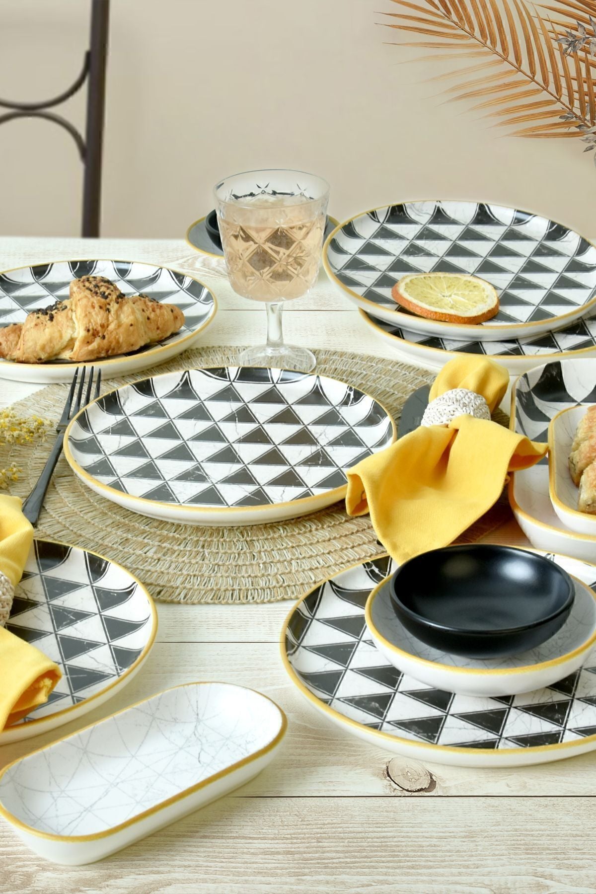 Keraart Trigon Kahvaltı Takımı 18 Parça 6 Kişilik 18765-67-69