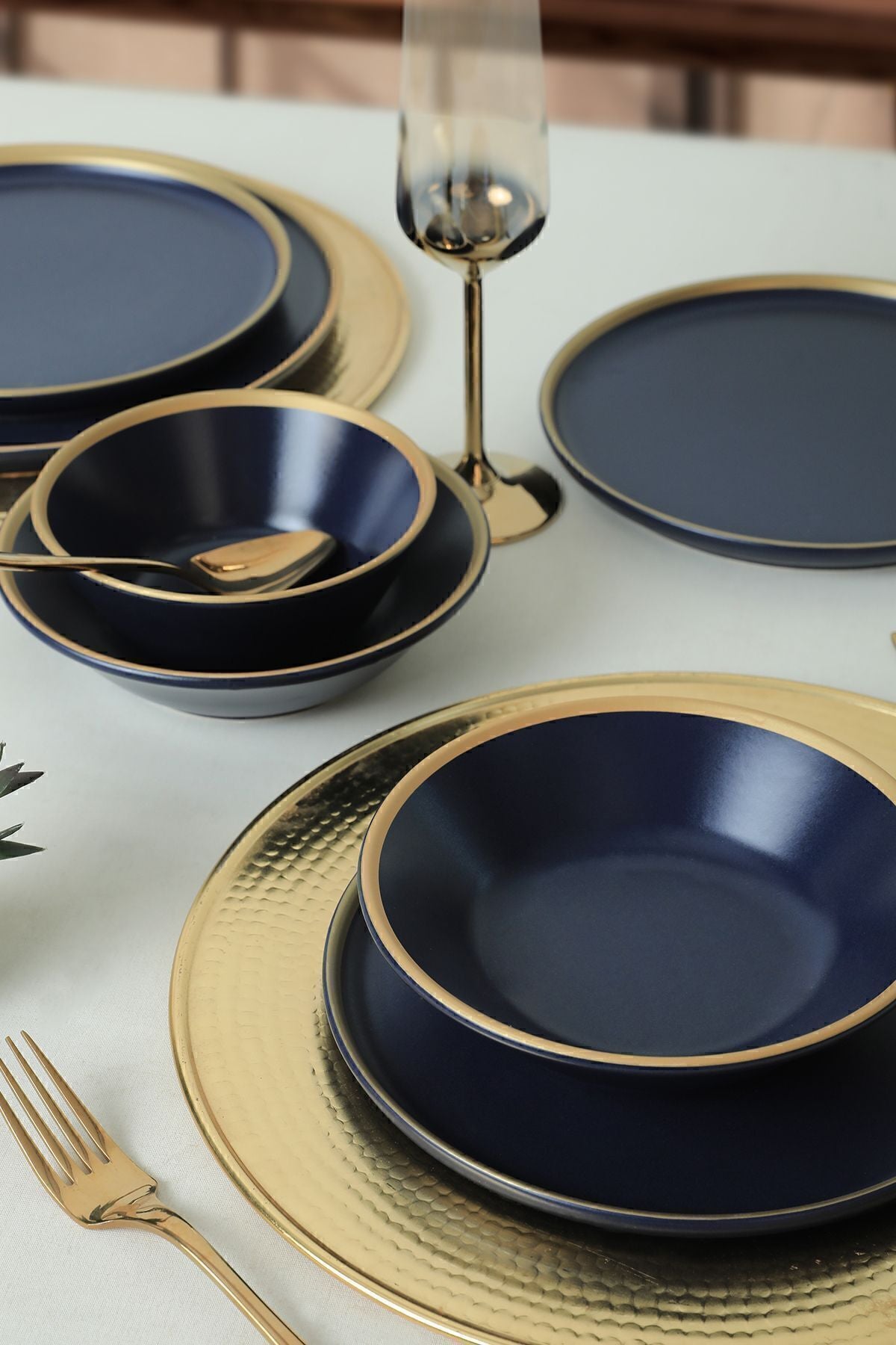 Mat Lacivert Gold Fileli Yemek Takımı 24 Parça 6 Kişilik
