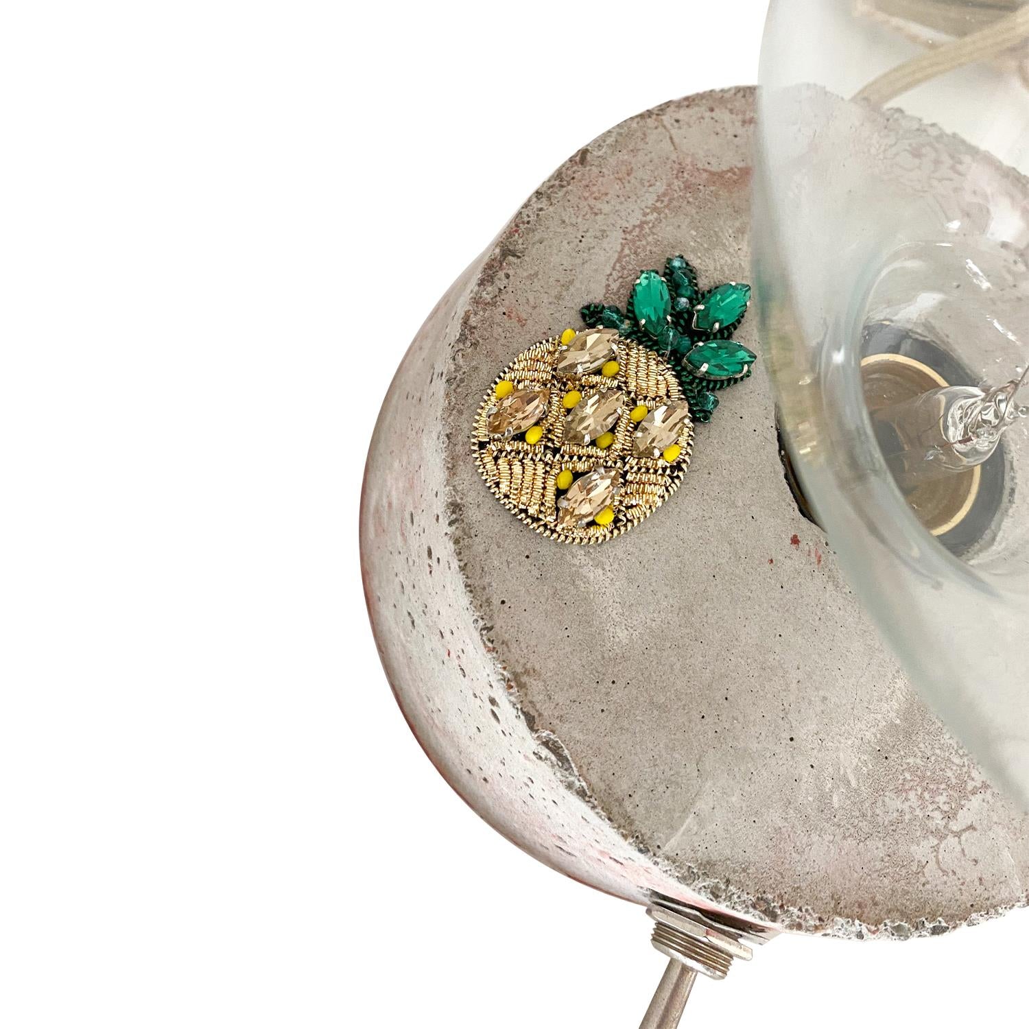 ReHome Mia Broşlu Beton Masa Lambası