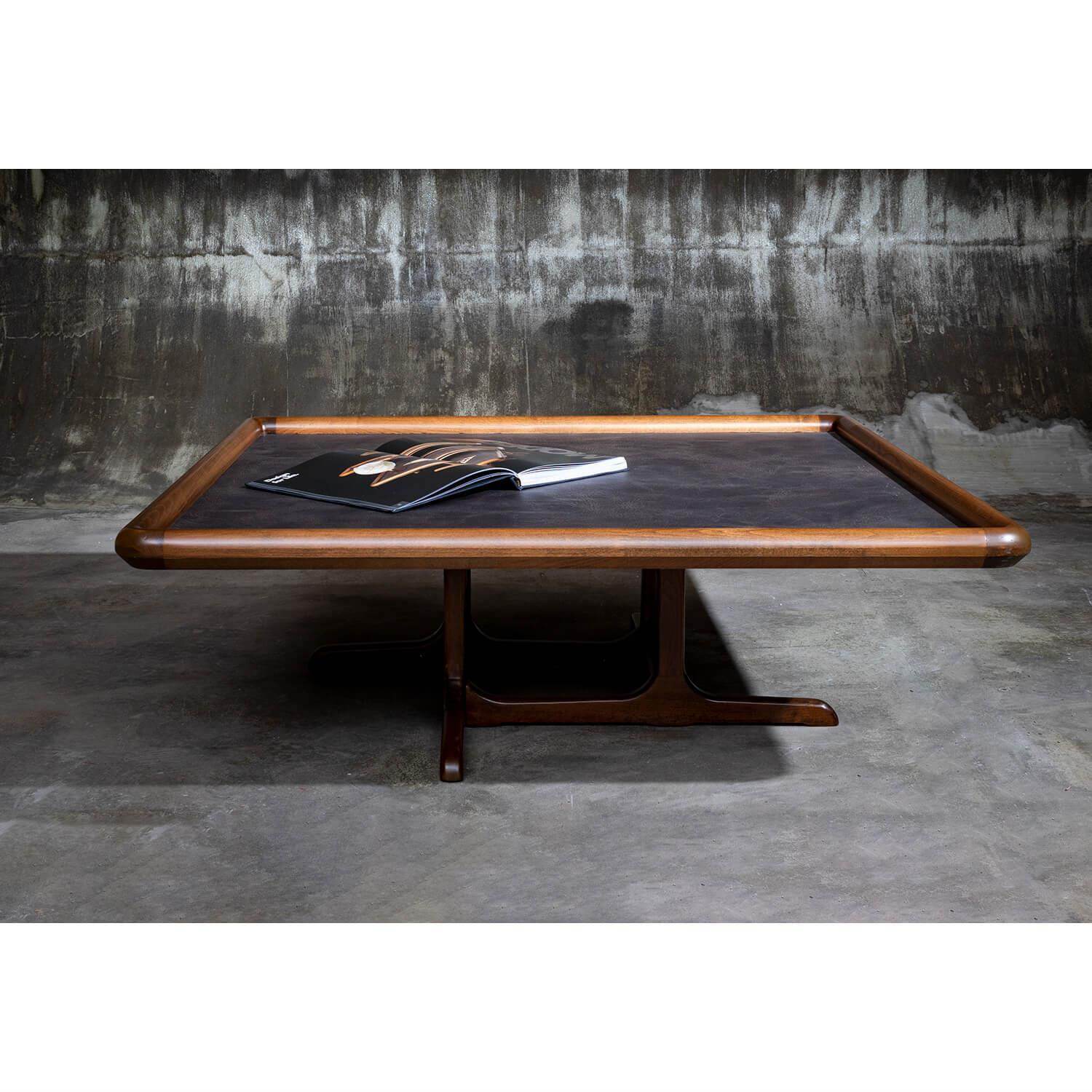 Modest Kare Orta Sehpa