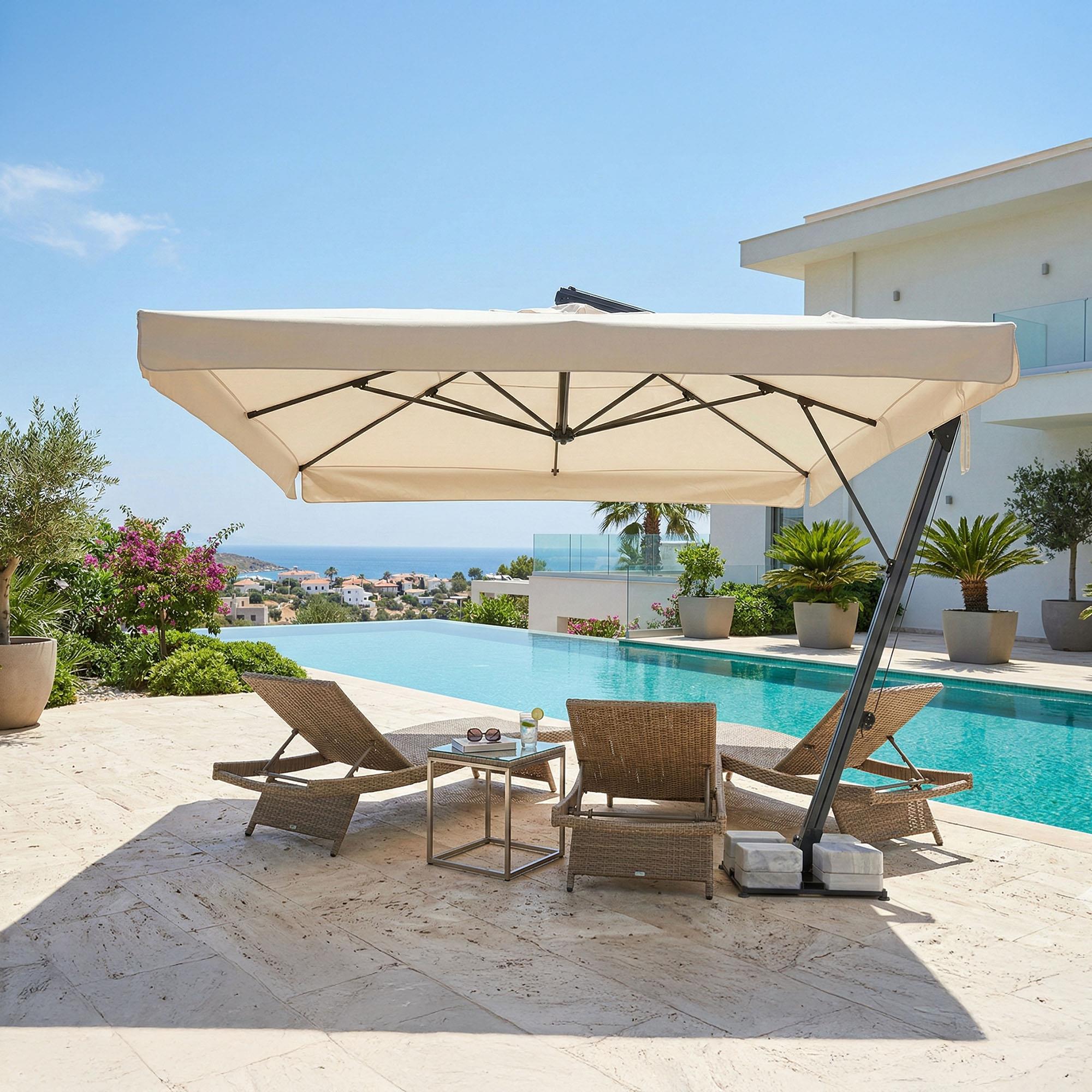 Rehome SE 300x400 cm dikdörtgen banana bahçe şemsiyesi; orta direksiz yandan direkli tasarım ile havuz başında geniş gölgeleme sağlar.