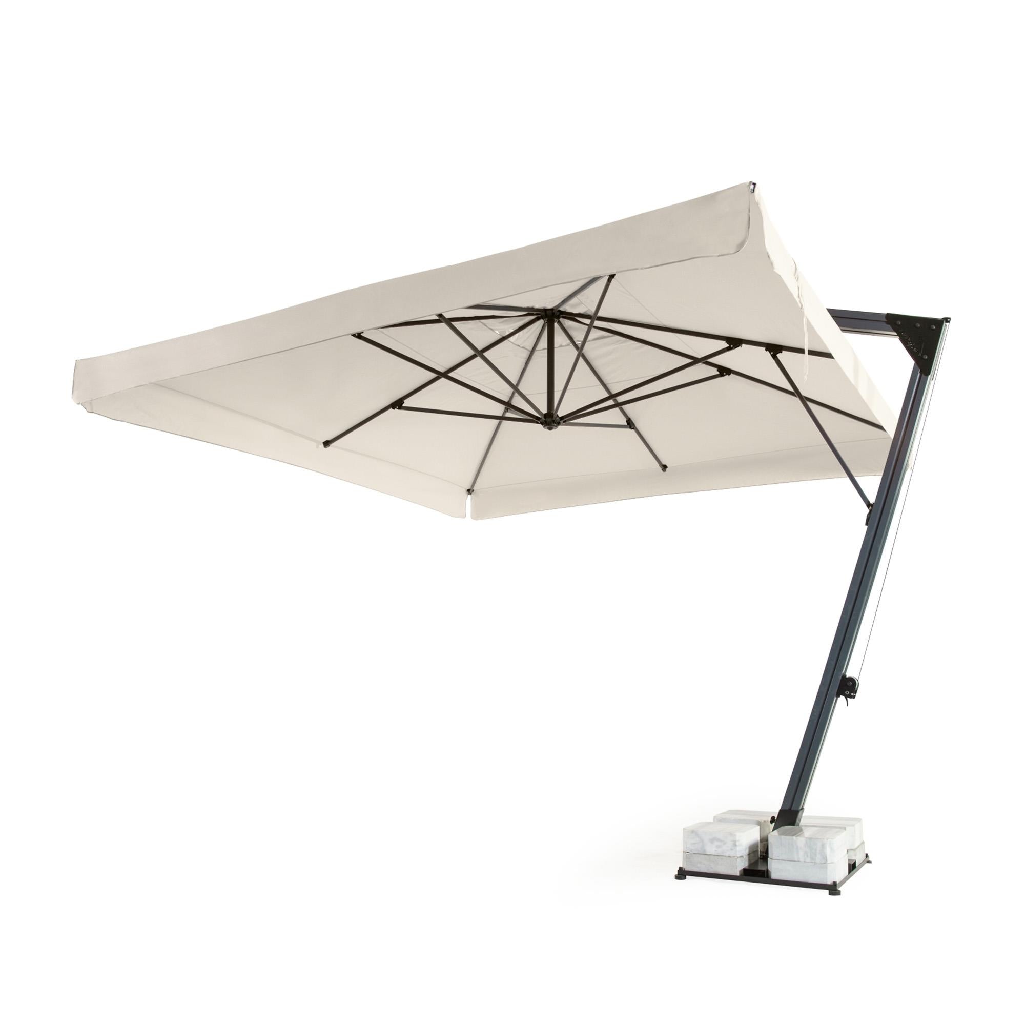 Rehome SE dikdörtgen banana şemsiye alt görünüm; yandan direkli gövde sayesinde lineer oturma alanlarında verimli gölge sağlar.