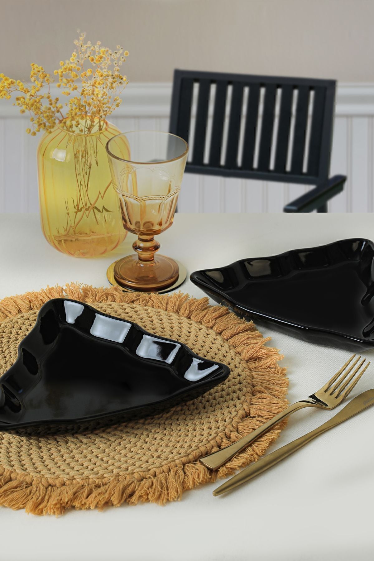 Siyah Çam Kayık Tabak 22 Cm 2 Adet